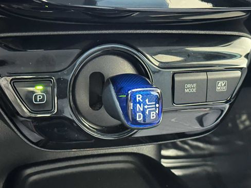 Used 2019 Toyota Prius LE image 14