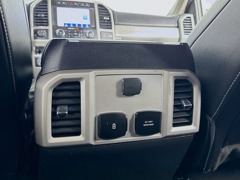 Used 2021 Ford F250 Lariat w/ Lariat Value Package AWD/4WD image 19