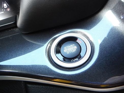 Used 2023 Jeep Grand Cherokee Altitude AWD/4WD image 20