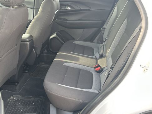 Used 2023 Chevrolet TrailBlazer LS FWD image 20
