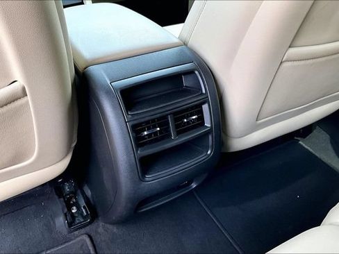Used 2017 Cadillac XT5 FWD image 25