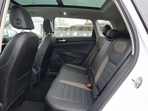 Certified 2023 Volkswagen Taos SEL image 10