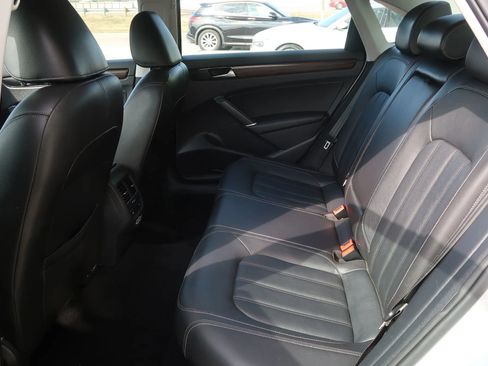 Used 2020 Volkswagen Passat 2.0T SEL image 20