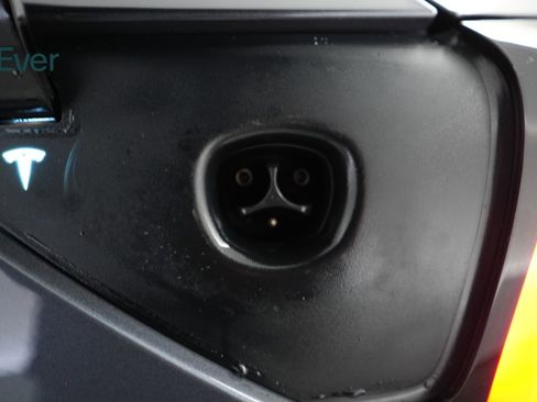 Used 2023 Tesla Model 3 Performance AWD/4WD image 10