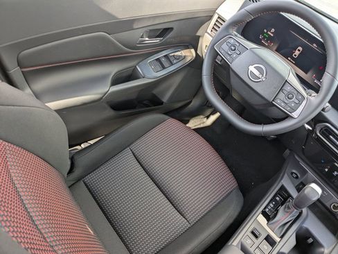 New 2026 Nissan Sentra SR w/ Floor Mat Package FWD image 19