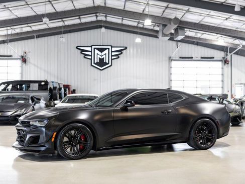 Used 2018 Chevrolet Camaro ZL1 image 1