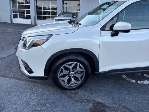 Certified 2022 Subaru Forester Premium AWD/4WD image 7