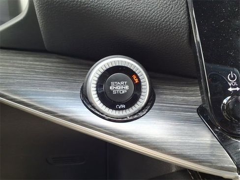 Used 2023 Jeep Wagoneer L Series II image 22