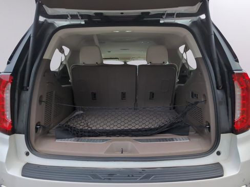 Used 2022 GMC Yukon XL Denali AWD/4WD image 9