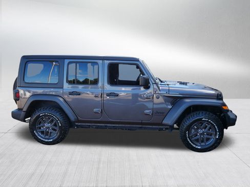 Used 2024 Jeep Wrangler Sport S image 8