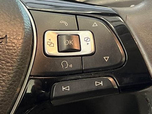 Certified 2022 Volkswagen Passat 2.0T FWD image 21