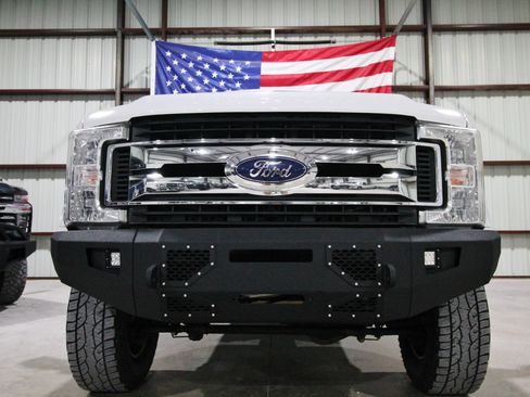 Used 2017 Ford F350 XLT w/ XLT Value Package AWD/4WD image 2