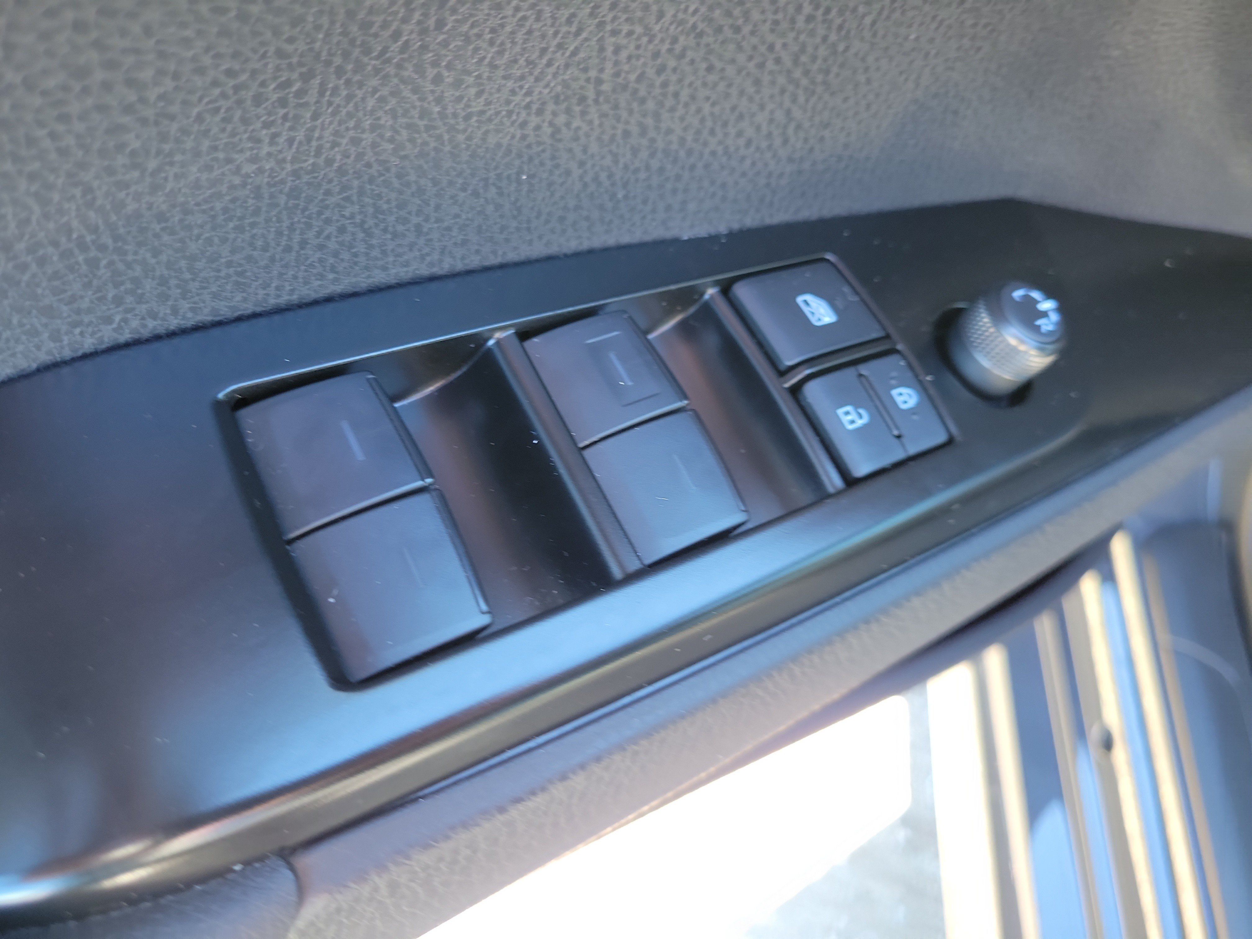 Used 2026 Toyota Camry SE FWD image 19