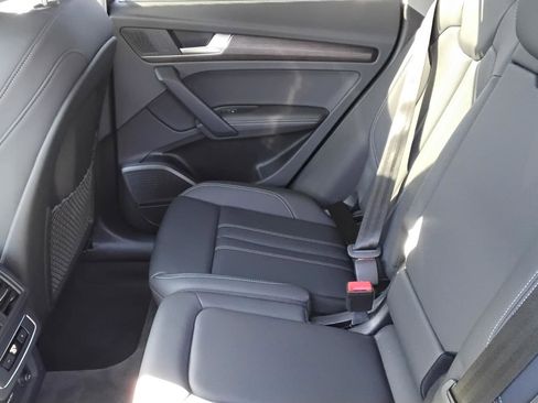 Certified 2025 Audi Q5 e Premium Plus w/ Premium Plus Package image 20