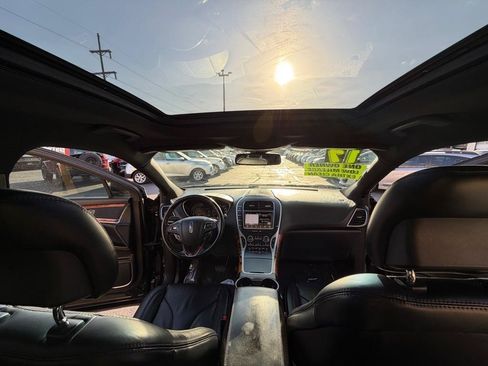 Used 2017 Lincoln MKX Reserve w/ Lincoln MKX Climate Package FWD image 21