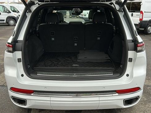 Used 2023 Jeep Grand Cherokee Overland image 27