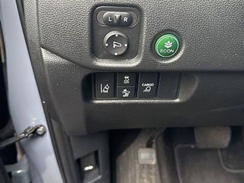 Used 2024 Honda Ridgeline Sport image 11