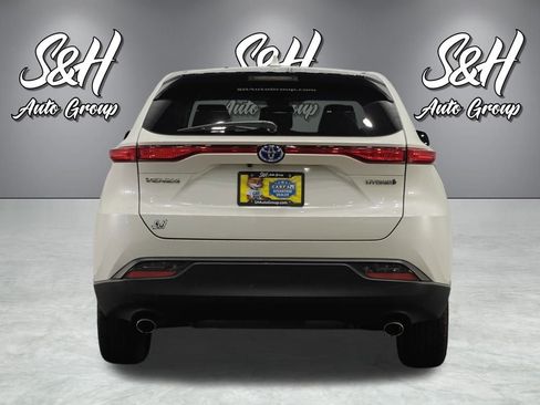 Used 2022 Toyota Venza LE image 21