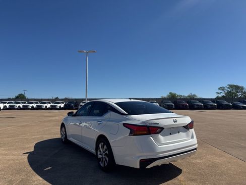 Certified 2025 Nissan Altima 2.5 S image 16