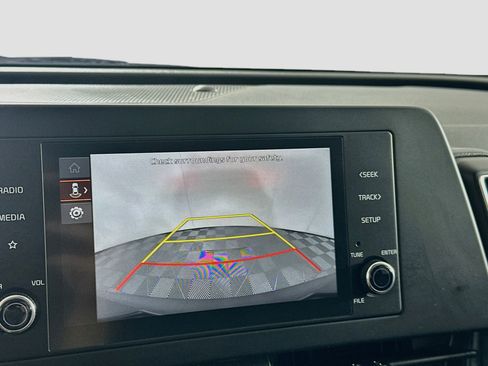 Used 2025 Kia Sportage LX FWD image 22
