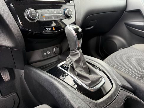 Certified 2022 Nissan Rogue Sport S image 24