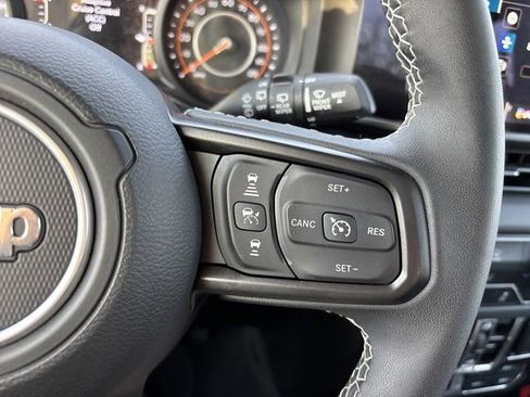 Used 2025 Jeep Wrangler Rubicon image 26