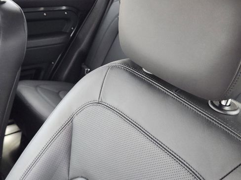 Certified 2025 Land Rover Defender 110 X-Dynamic SE AWD/4WD image 15