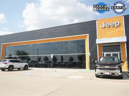 Used 2019 Jeep Wrangler Unlimited Sahara image 16