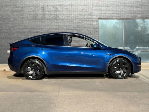 Used 2023 Tesla Model Y Long Range AWD/4WD image 9