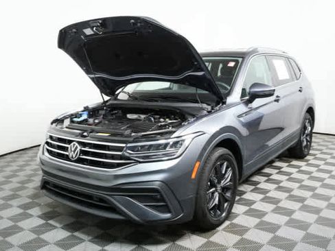 Used 2024 Volkswagen Tiguan SE FWD image 33