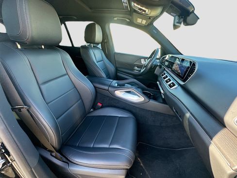 Used 2023 Mercedes-Benz GLE 350 w/ Premium Package image 32