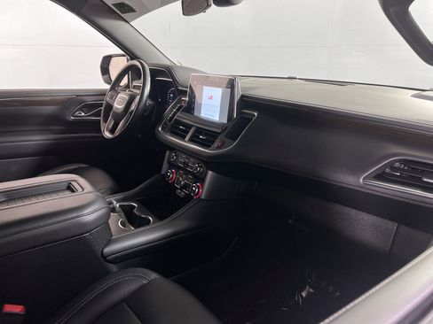 Used 2022 GMC Yukon XL SLE image 28