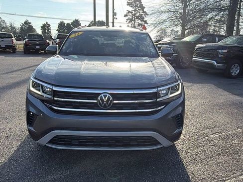 Used 2021 Volkswagen Atlas Cross Sport SE image 2