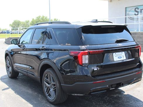 New 2026 Ford Explorer ST-Line w/ ST-Line Street Pack AWD/4WD image 3