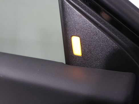 Used 2022 Nissan Sentra SR w/ SR Premium Package image 37