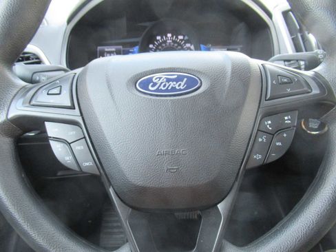 Used 2022 Ford Edge SE image 20
