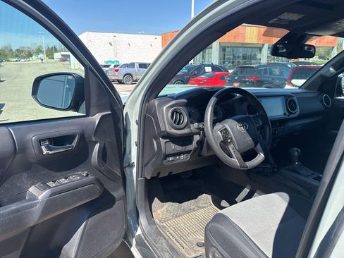 Used 2023 Toyota Tacoma TRD Sport image 17