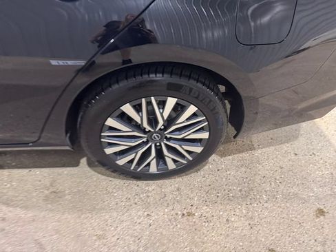 Used 2024 Nissan Altima 2.5 SV FWD image 31