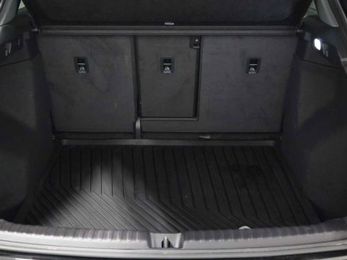 Used 2023 Audi Q4 e-tron Premium AWD/4WD image 34