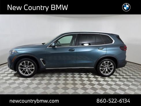 Used 2024 BMW X5 xDrive40i w/ Premium Package AWD/4WD image 4