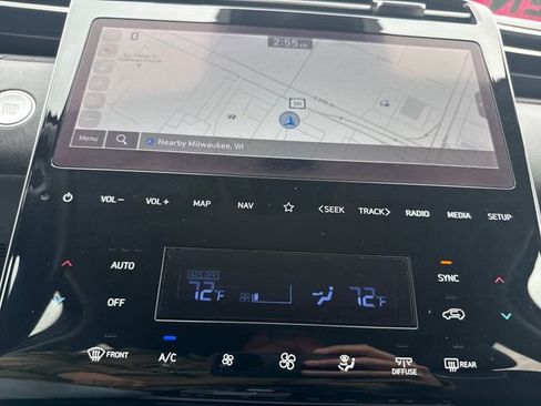 Certified 2023 Hyundai Tucson Limited AWD/4WD image 36