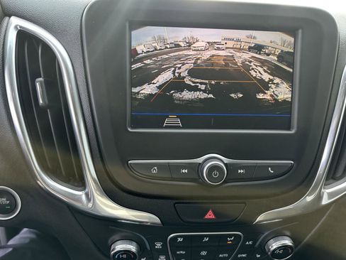 Used 2020 Chevrolet Equinox LT w/ Driver Convenience Package image 33