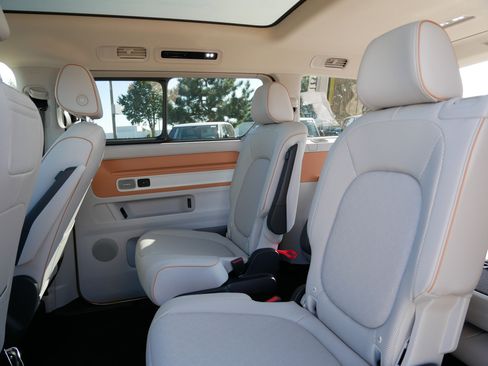 New 2025 Volkswagen ID. Buzz Pro S Plus image 5