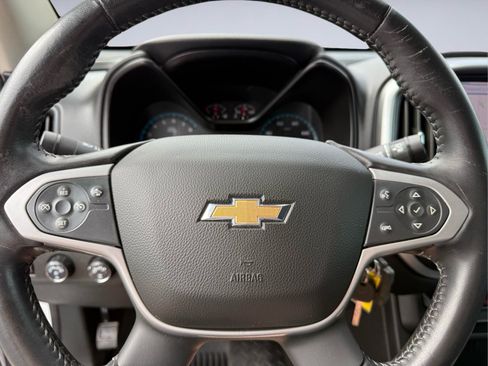 Used 2022 Chevrolet Colorado LT w/ Safety Package AWD/4WD image 33