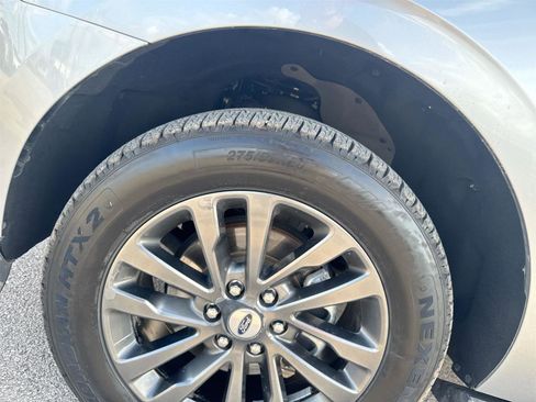 Certified 2021 Ford Expedition Max Limited RWD image 35