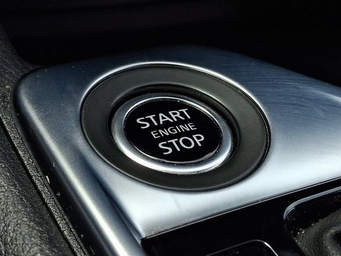 Used 2025 Nissan Sentra SR FWD image 22