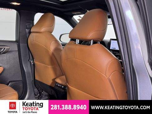Certified 2025 Toyota Highlander Platinum AWD/4WD image 21
