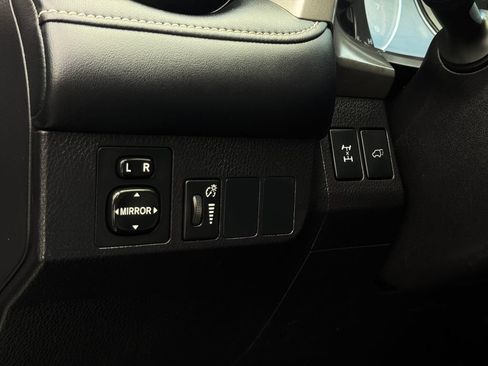 Used 2016 Toyota RAV4 XLE AWD/4WD image 14