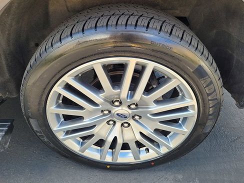 Used 2024 Ford Expedition Limited AWD/4WD image 26