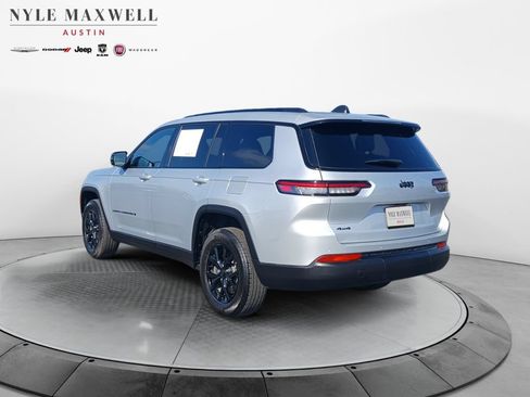 Used 2025 Jeep Grand Cherokee L Altitude AWD/4WD image 14
